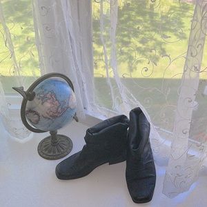 Booties by Classique. Sz 91/2W. Black pebbled leather. Wear tall or folded over.